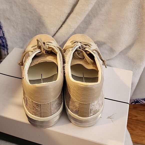 Dolce Vita Dune Metallic  Calf Hair size 8.5 sneakers NIB - Picture 5 of 9